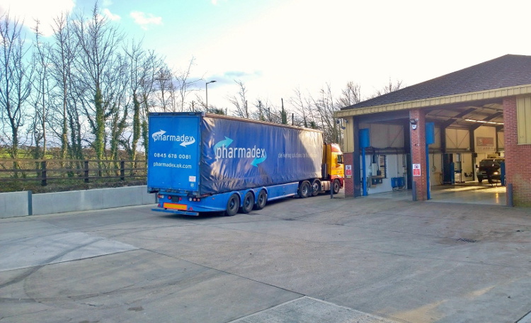 HGV turning behing Centre